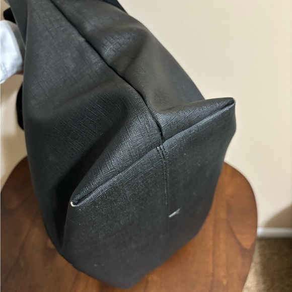 ❌SOLD❌ Gucci Tote - Picture 5 of 7